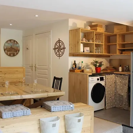 Apartment Charmes 303 Cles Blanches